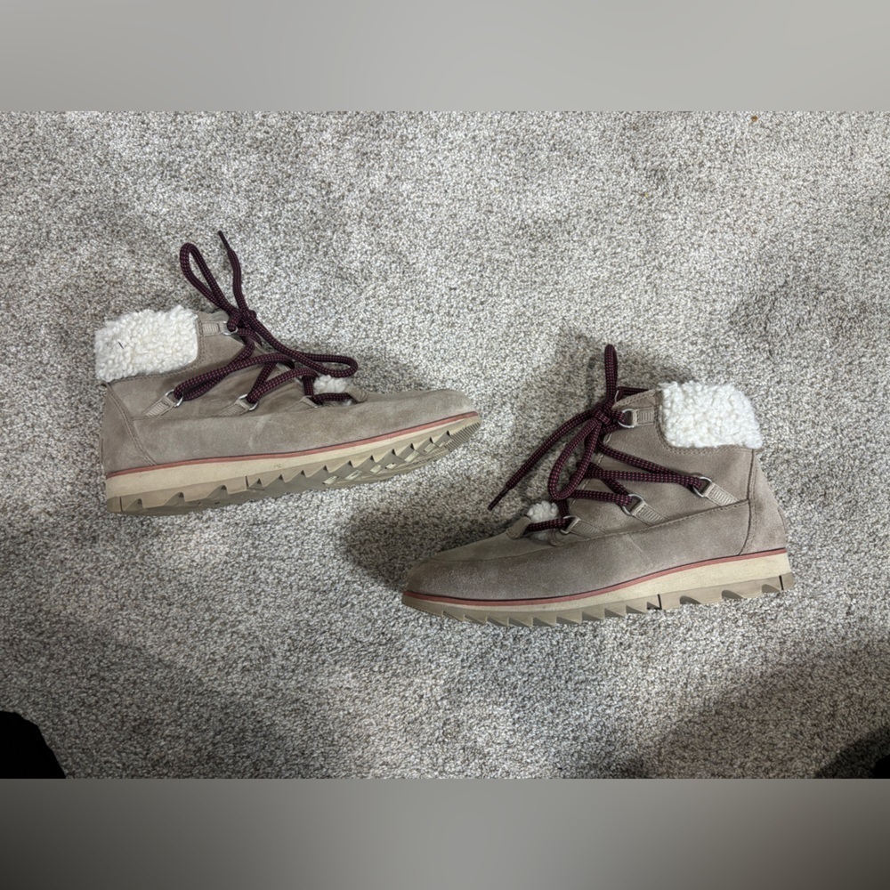 Sorel Harlowe Gray Suede Shearling Lace Cozy Waterproof Winter Booties Women 7.5 - Picture 7 of 11